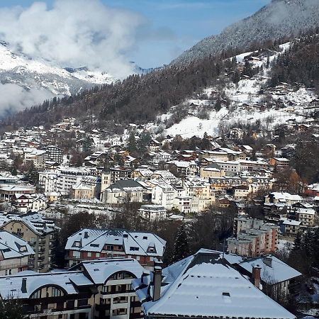 Duplex 6-8 pers, avec garage, WIFI, calme, proche des pistes, top équipé et linges fournis, vue magnifique Saint-Gervais-les-Bains Extérieur photo